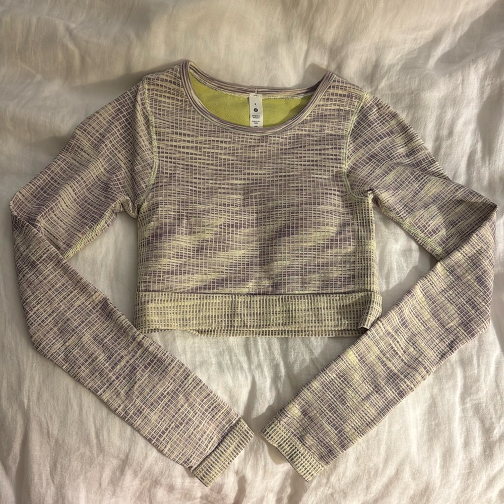 Lululemon workout top